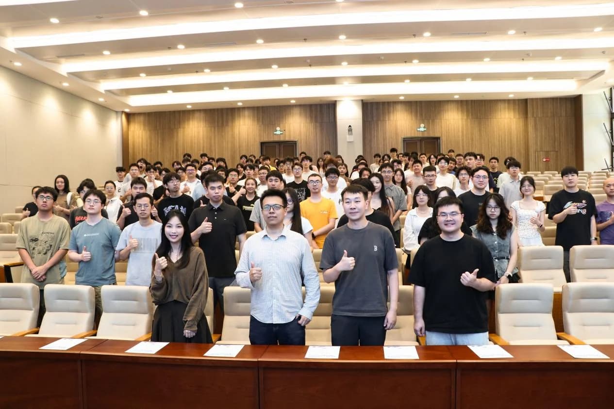 全国通用人工智能挑战赛重庆人工智能学院宣讲活动合影
